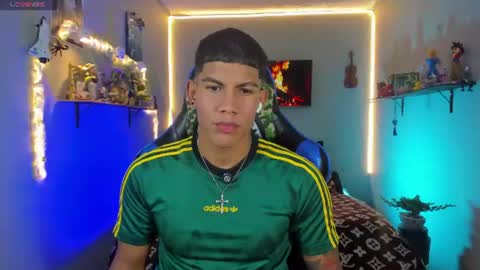 Snapshot of damian_latinxxx chatting on 07/21/26, 09:00 Damian online show from 07/21/26, 09:00