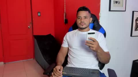 Snapshot of damian_lux69 chatting on 05/10/26, 12:21 DAMIAN LUX online show from 05/10/26, 12:21