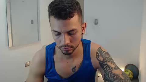 Snapshot of damian_muscle chatting on 09/16/25, 08:21 Damian online show from 09/16/25, 08:21