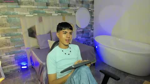 damian_tay online show from 04/26/26, 11:52