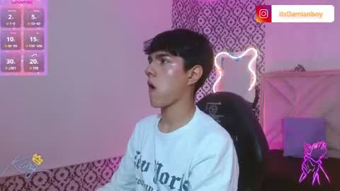 damian_tay1 online show from 06/26/26, 11:47
