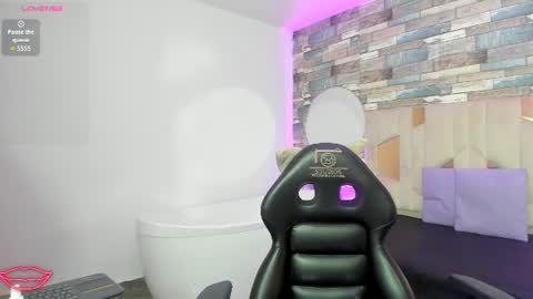 damian_tay1 online show from 07/07/26, 11:36