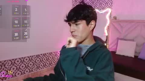damian_tay1 online show from 07/08/26, 11:37