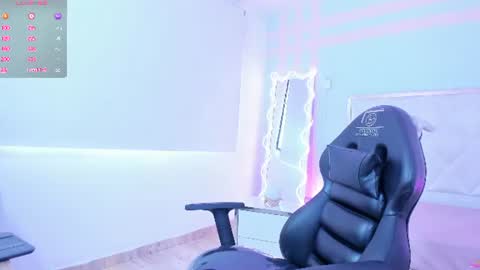 damian_tay1 online show from 07/11/26, 11:57