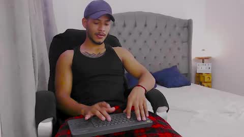 instagram damiannreed. online show from 11/24/25, 11:04