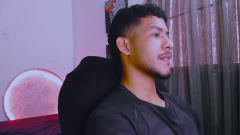 Snapshot of damiann_rees chatting on 03/31/26, 05:02 instagram damiannreed. online show from 03/31/26, 05:02
