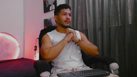 Snapshot of damiann_rees chatting on 04/01/26, 01:01 instagram damiannreed. online show from 04/01/26, 01:01