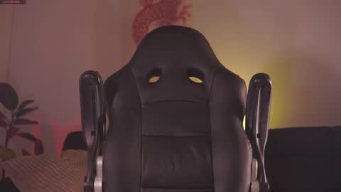 insta damn8   --------  online show from 03/01/25, 11:58