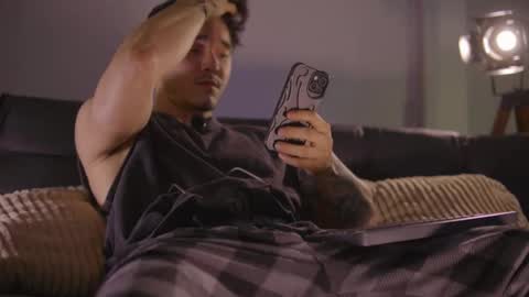 insta damn8   --------  online show from 10/19/25, 10:32