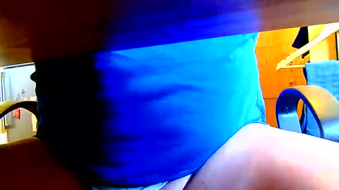 Snapshot of dammerl6 chatting on 02/18/25, 12:17 Dammerl online show from 02/18/25, 12:17