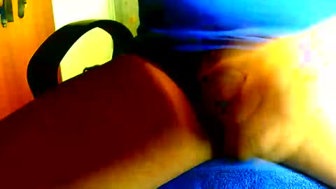 Snapshot of dammerl6 chatting on 11/07/25, 10:59 Dammerl online show from 11/07/25, 10:59