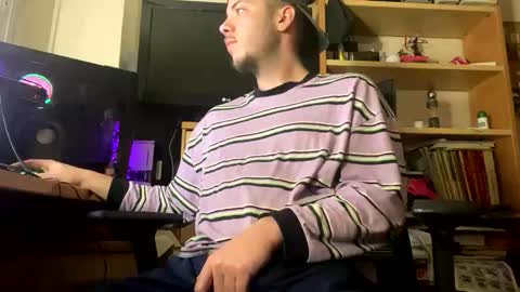 Snapshot of damncore chatting on 12/20/25, 10:33 damncore online show from 12/20/25, 10:33