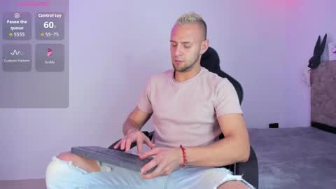 Snapshot of damon_baker0 chatting on 01/06/26, 06:33 Damon bakert online show from 01/06/26, 06:33