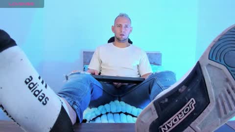 Snapshot of damon_baker0 chatting on 02/03/26, 03:50 Damon bakert online show from 02/03/26, 03:50