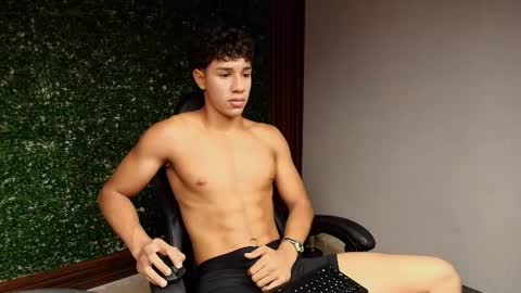 Snapshot of damon_sw chatting on 12/19/25, 05:53 damon online show from 12/19/25, 05:53