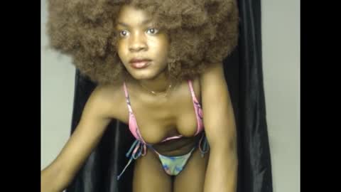 leah online show from 11/19/25, 04:45