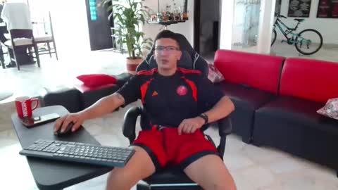 damyan_2003 online show from 05/01/26, 02:32