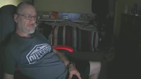 Snapshot of dan137111 chatting on 04/23/26, 10:36 dan137111 online show from 04/23/26, 10:36