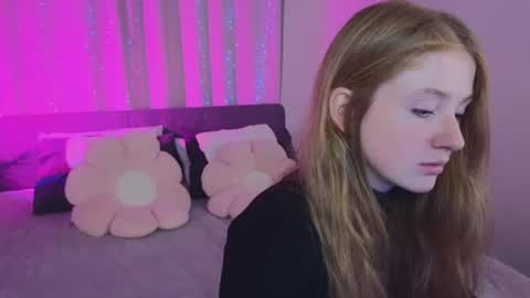 Snapshot of dan1ella_sun chatting on 06/17/26, 03:35 dan1ella_sun online show from 06/17/26, 03:35