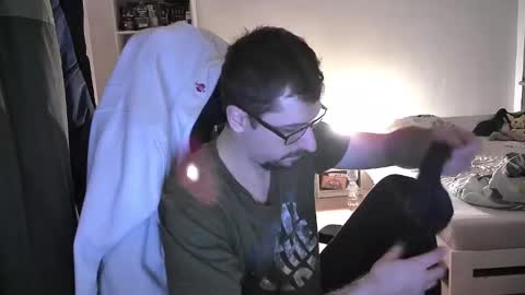 Snapshot of dan_the_man405 chatting on 12/18/24, 07:19 King Dan online show from 12/18/24, 07:19