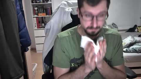 Snapshot of dan_the_man405 chatting on 12/22/24, 07:31 King Dan online show from 12/22/24, 07:31