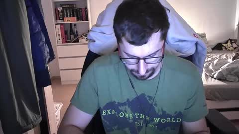 Snapshot of dan_the_man405 chatting on 12/23/24, 08:57 King Dan online show from 12/23/24, 08:57