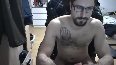 Snapshot of dan_the_man405 chatting on 01/17/25, 10:56 King Dan online show from 01/17/25, 10:56