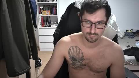 Snapshot of dan_the_man405 chatting on 01/21/25, 07:28 King Dan online show from 01/21/25, 07:28