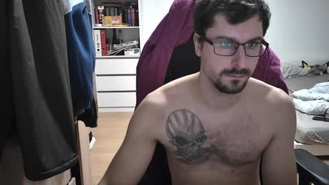 Snapshot of dan_the_man405 chatting on 02/06/25, 06:24 King Dan online show from 02/06/25, 06:24