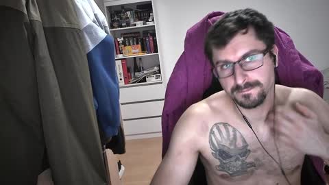 Snapshot of dan_the_man405 chatting on 02/06/25, 09:28 King Dan online show from 02/06/25, 09:28