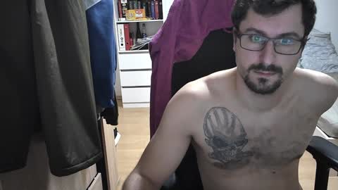 Snapshot of dan_the_man405 chatting on 02/07/25, 07:06 King Dan online show from 02/07/25, 07:06