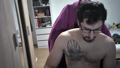 Snapshot of dan_the_man405 chatting on 02/13/25, 07:21 King Dan online show from 02/13/25, 07:21