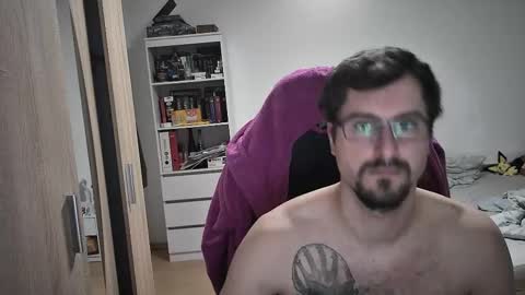 Snapshot of dan_the_man405 chatting on 02/15/25, 07:17 King Dan online show from 02/15/25, 07:17