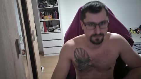 Snapshot of dan_the_man405 chatting on 02/18/25, 07:52 King Dan online show from 02/18/25, 07:52