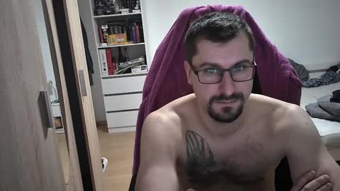 Snapshot of dan_the_man405 chatting on 02/20/25, 07:08 King Dan online show from 02/20/25, 07:08