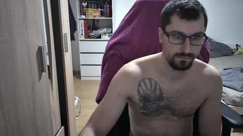 Snapshot of dan_the_man405 chatting on 02/27/25, 07:26 King Dan online show from 02/27/25, 07:26