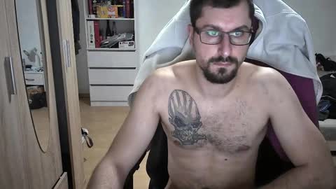 Snapshot of dan_the_man405 chatting on 03/05/25, 07:38 King Dan online show from 03/05/25, 07:38