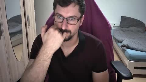 Snapshot of dan_the_man405 chatting on 09/08/25, 06:29 King Dan online show from 09/08/25, 06:29