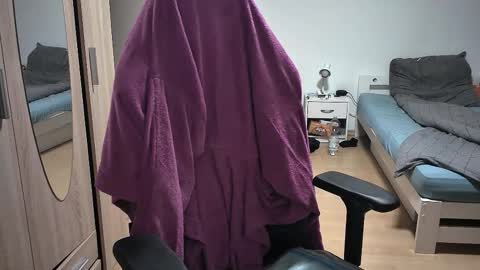 Snapshot of dan_the_man405 chatting on 09/10/25, 07:36 King Dan online show from 09/10/25, 07:36