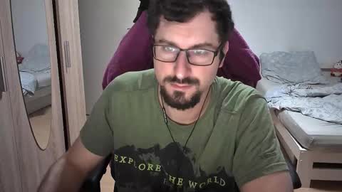 Snapshot of dan_the_man405 chatting on 09/30/25, 08:03 King Dan online show from 09/30/25, 08:03