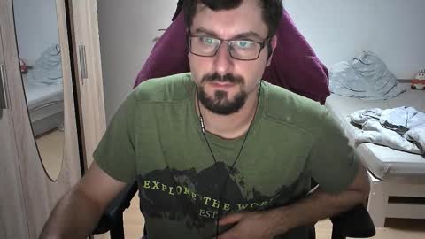 Snapshot of dan_the_man405 chatting on 10/02/25, 08:05 King Dan online show from 10/02/25, 08:05