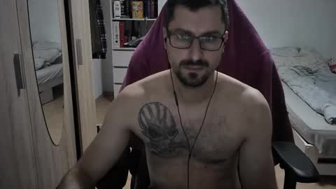 Snapshot of dan_the_man405 chatting on 10/18/25, 07:14 King Dan online show from 10/18/25, 07:14