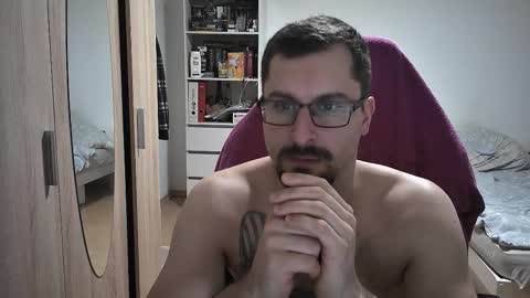 Snapshot of dan_the_man405 chatting on 10/25/25, 06:57 King Dan online show from 10/25/25, 06:57