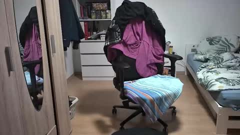 Snapshot of dan_the_man405 chatting on 11/18/25, 08:35 King Dan online show from 11/18/25, 08:35