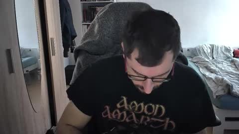 Snapshot of dan_the_man405 chatting on 02/08/26, 01:03 King Dan online show from 02/08/26, 01:03