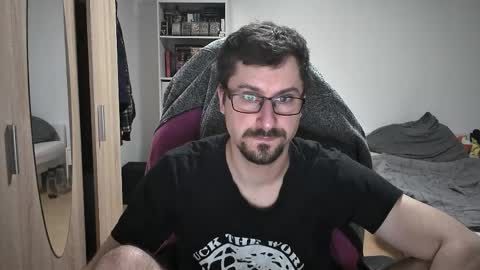 Snapshot of dan_the_man405 chatting on 04/06/26, 07:15 King Dan online show from 04/06/26, 07:15