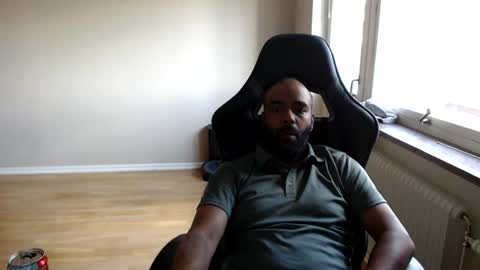 Snapshot of dan_the_man43 chatting on 06/18/26, 04:11 dan_the_man43 online show from 06/18/26, 04:11