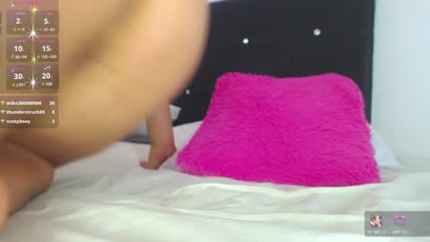 Snapshot of dana_moore_ chatting on 02/21/25, 04:48 danna online show from 02/21/25, 04:48