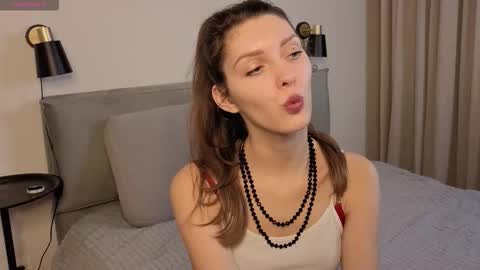 Snapshot of danaaddams chatting on 11/19/25, 08:31 danaaddams online show from 11/19/25, 08:31