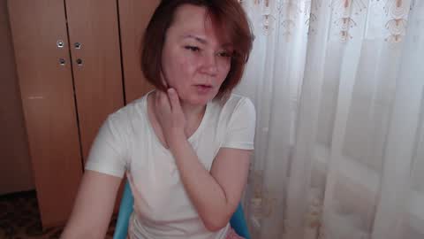 danbie_leen online show from 04/15/26, 10:22